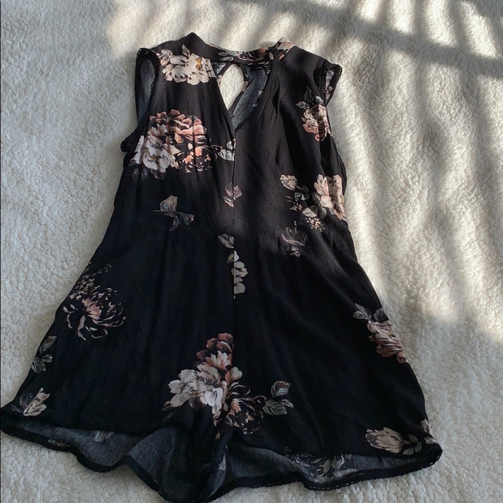 V-neck romper